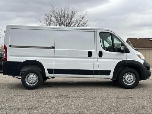Bright White Clearcoat 2026 RAM ProMaster 1500 Low Roof