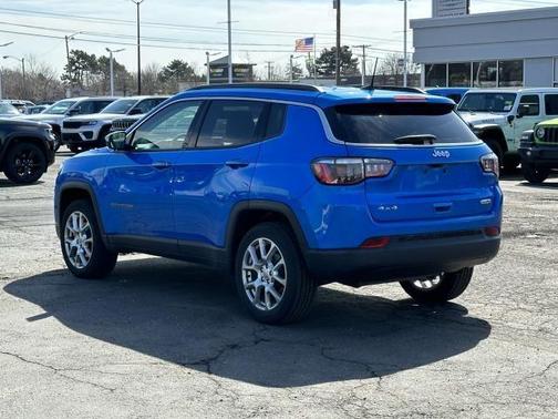2022 Jeep Compass Latitude Lux