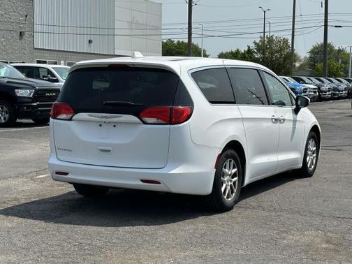 2017 Chrysler Pacifica Touring