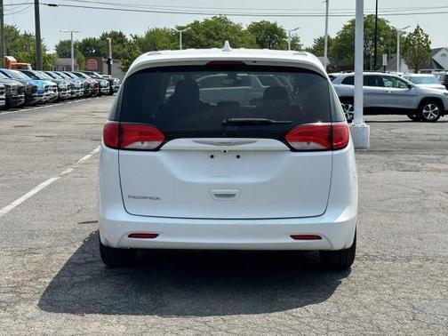 2017 Chrysler Pacifica Touring
