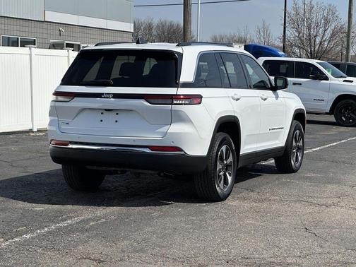 Bright White Clearcoat 2022 Jeep Grand Cherokee 4xe Base
