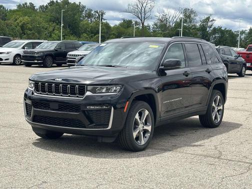 Diamond Black 2026 Jeep Grand Cherokee Limited