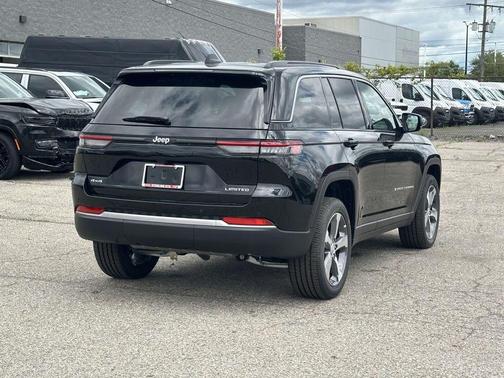 Diamond Black 2026 Jeep Grand Cherokee Limited