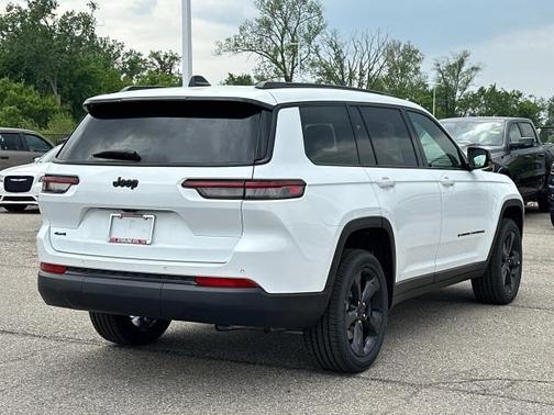 2025 Jeep Grand Cherokee L Laredo