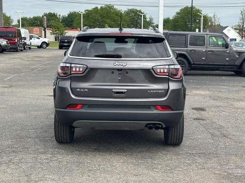 Granite Crystal Clearcoat Metallic 2022 Jeep Compass Limited