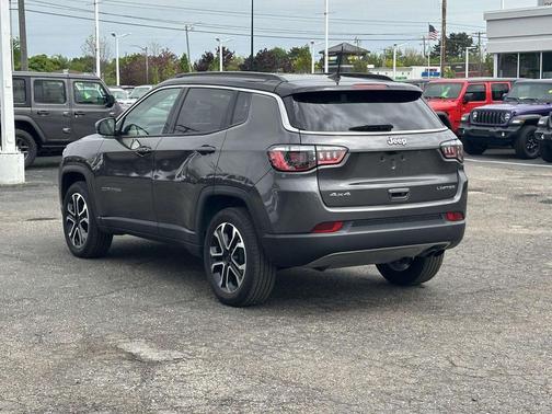 Granite Crystal Clearcoat Metallic 2022 Jeep Compass Limited