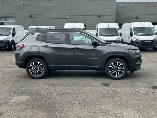 Granite Crystal Clearcoat Metallic 2022 Jeep Compass Limited