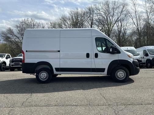 Bright White Clearcoat 2026 RAM ProMaster 1500 Base