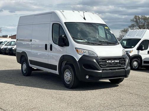 Bright White Clearcoat 2026 RAM ProMaster 1500 Base