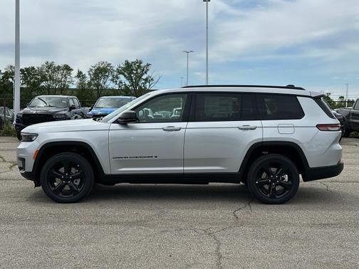 2025 Jeep Grand Cherokee L Laredo