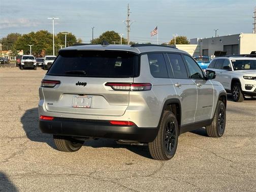 2025 Jeep Grand Cherokee L Laredo