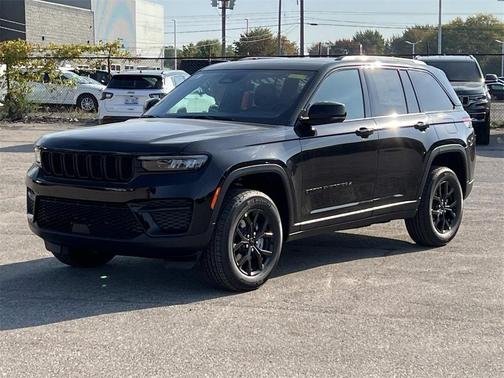 2025 Jeep Grand Cherokee Laredo