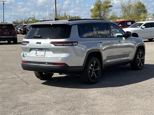 2025 Jeep Grand Cherokee L Laredo