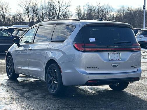 2026 Chrysler Pacifica Limited