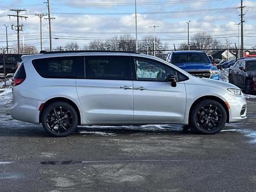 2026 Chrysler Pacifica Limited