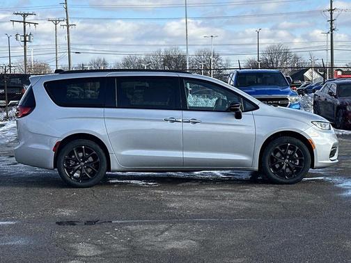 2026 Chrysler Pacifica Limited