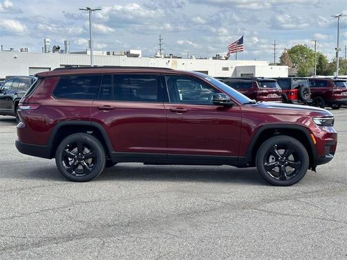 2025 Jeep Grand Cherokee L Laredo