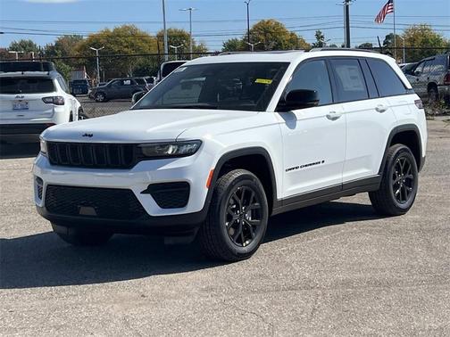 2025 Jeep Grand Cherokee Laredo