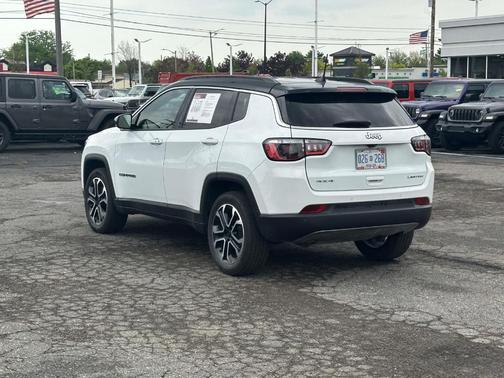 Bright White Clearcoat 2024 Jeep Compass Limited