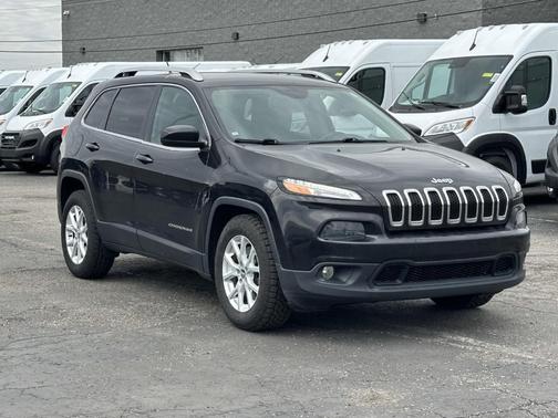 Brilliant Black Crystal Pearlcoat 2016 Jeep Cherokee Latitude