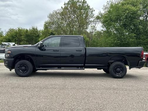 Diamond Black 2026 RAM 2500 Tradesman