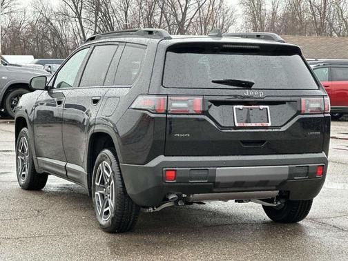 Diamond Black 2026 Jeep Cherokee LAREDO/LIMITED