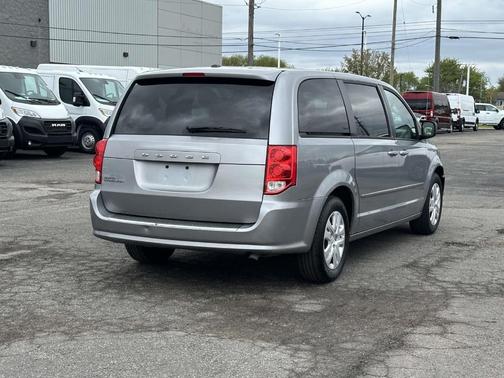 Billet Silver Metallic 2013 Dodge Grand Caravan SE