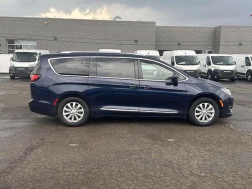 Blue Pearl 2018 Chrysler Pacifica Touring-L Plus