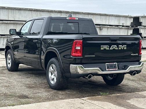 Diamond Black 2027 RAM 1500 Big Horn/Lone Star