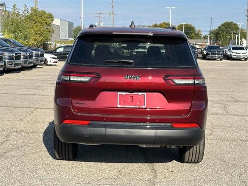 2025 Jeep Grand Cherokee L Laredo