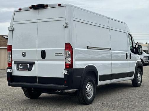 Bright White Clearcoat 2026 RAM ProMaster 2500 High Roof