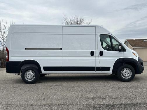 Bright White Clearcoat 2026 RAM ProMaster 2500 High Roof