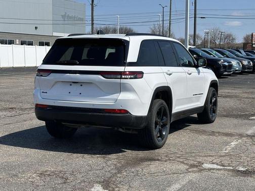 2024 Jeep Grand Cherokee Laredo