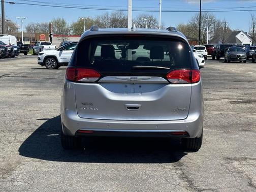 Billet Silver Metallic 2018 Chrysler Pacifica Limited