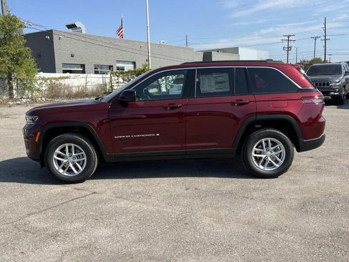 2025 Jeep Grand Cherokee Laredo X
