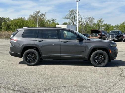 2025 Jeep Grand Cherokee L Laredo