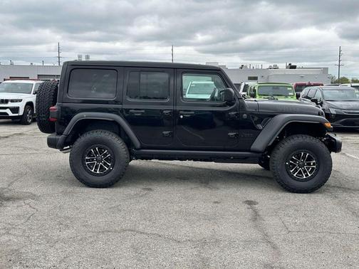 Black Clearcoat 2026 Jeep Wrangler Sport