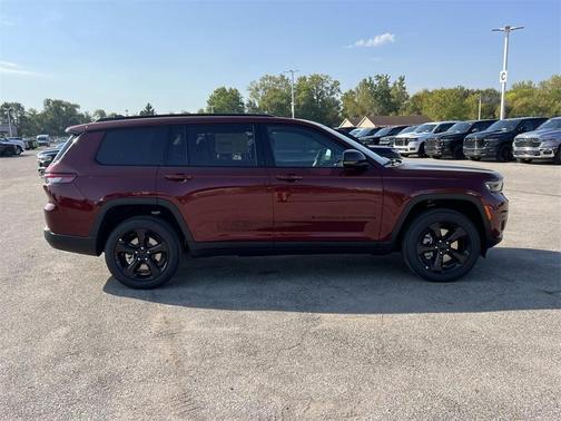 2025 Jeep Grand Cherokee L Laredo