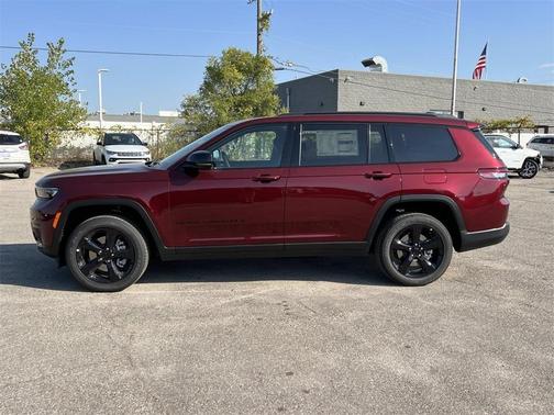 2025 Jeep Grand Cherokee L Laredo