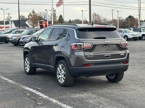 2022 Jeep Compass Latitude Lux