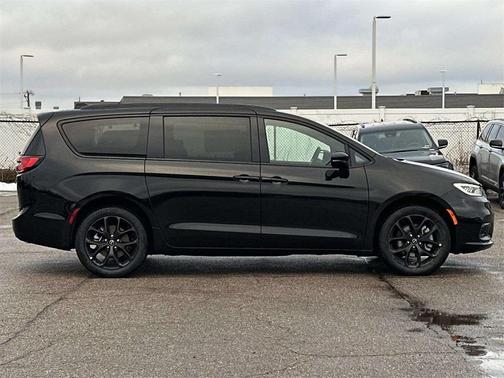 2026 Chrysler Pacifica Limited