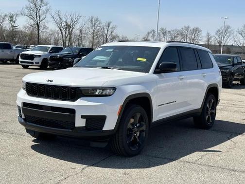 2025 Jeep Grand Cherokee L Laredo