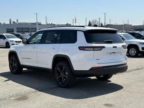 2025 Jeep Grand Cherokee L Laredo