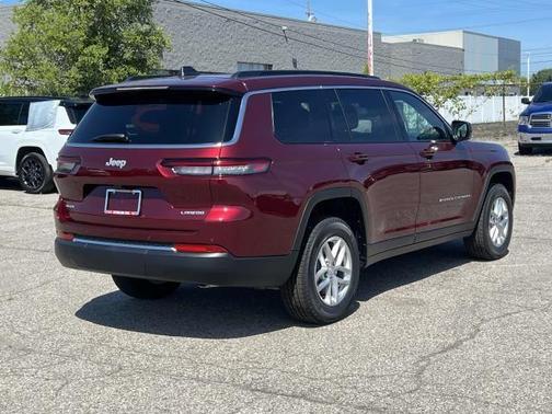 2025 Jeep Grand Cherokee Laredo