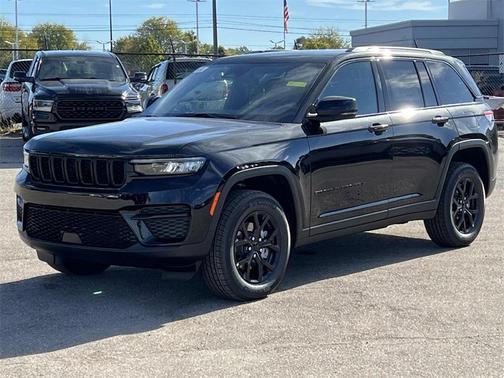 2025 Jeep Grand Cherokee Laredo