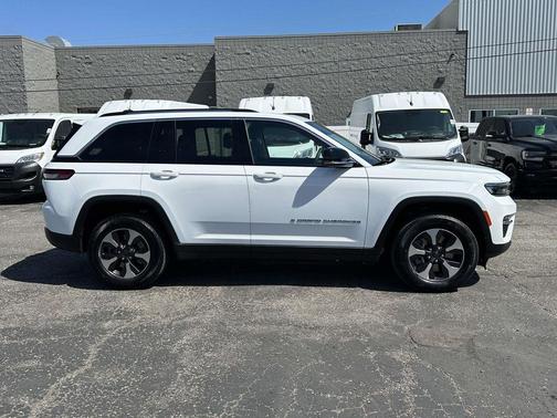 Bright White Clearcoat 2022 Jeep Grand Cherokee 4xe Base