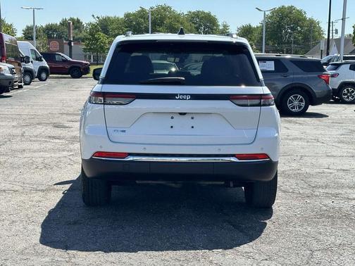 Bright White Clearcoat 2022 Jeep Grand Cherokee 4xe Base
