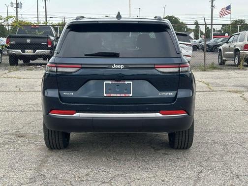 Blue Pearl 2027 Jeep Grand Cherokee Limited