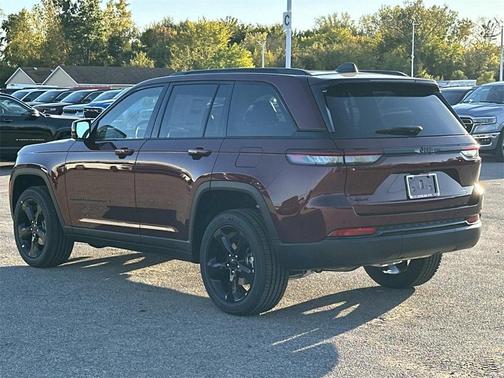 2025 Jeep Grand Cherokee Laredo