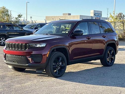 2025 Jeep Grand Cherokee Laredo